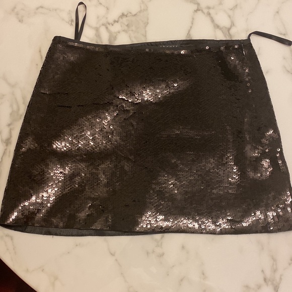 Theory Roxanne Black Sequin Skirt, Size 6 - Picture 3 of 3